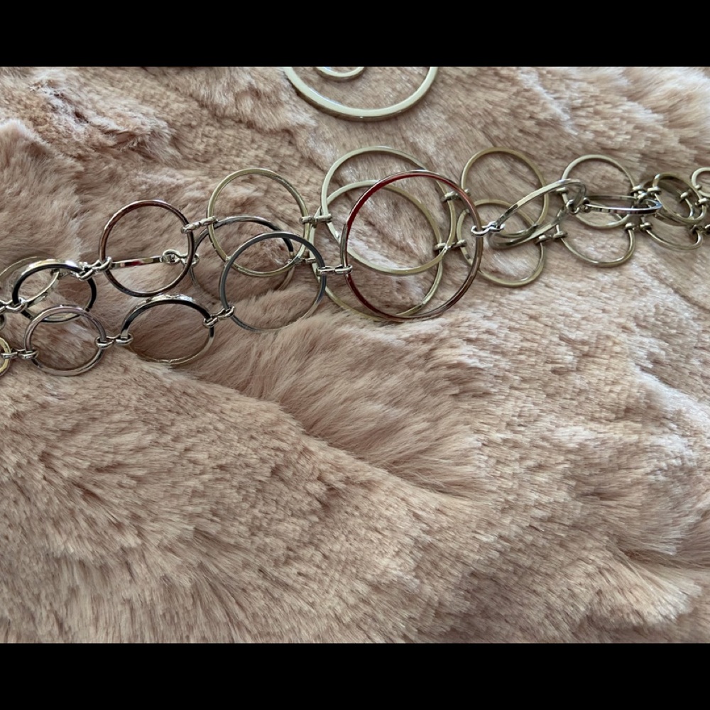 Silver circle style bracelet and matching pierced earrings - Picture 8 of 8